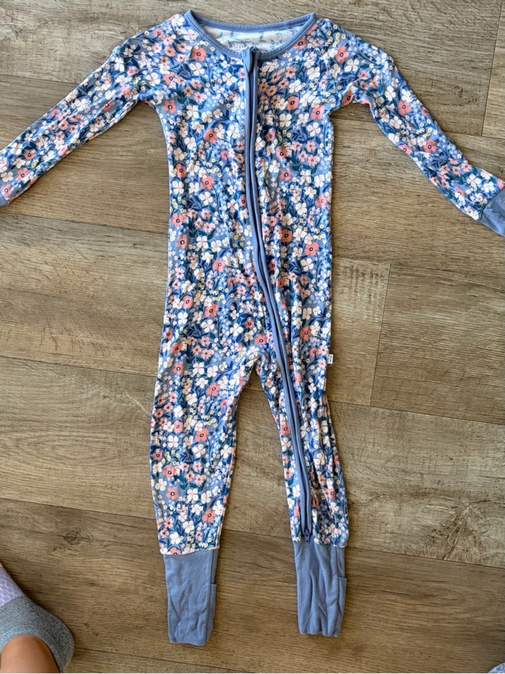 Little Sleepies zippy- Petite Petals pattern (3T)
